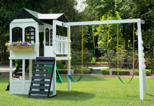 Are you ready for the summer? Transform your backyard with these gorgeous playhouses!