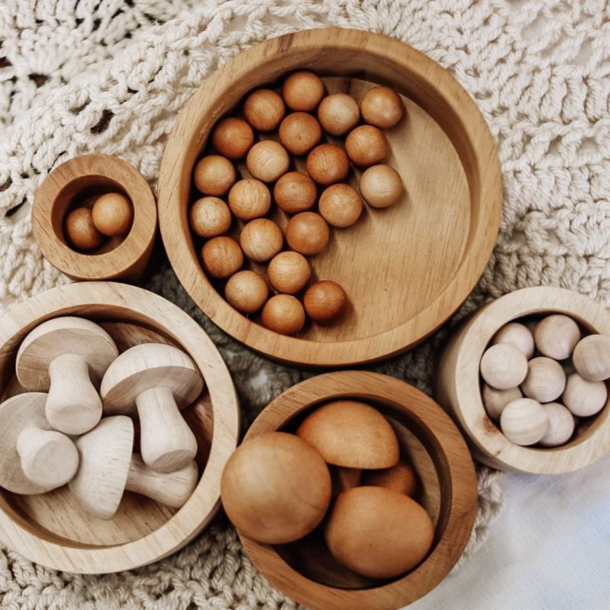 Stacking and Nesting Bowls (Neutral)